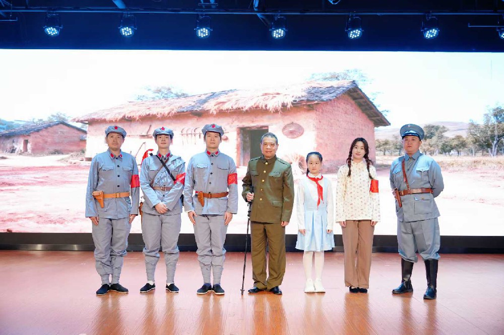 纪念革命先辈！合肥舞台表演